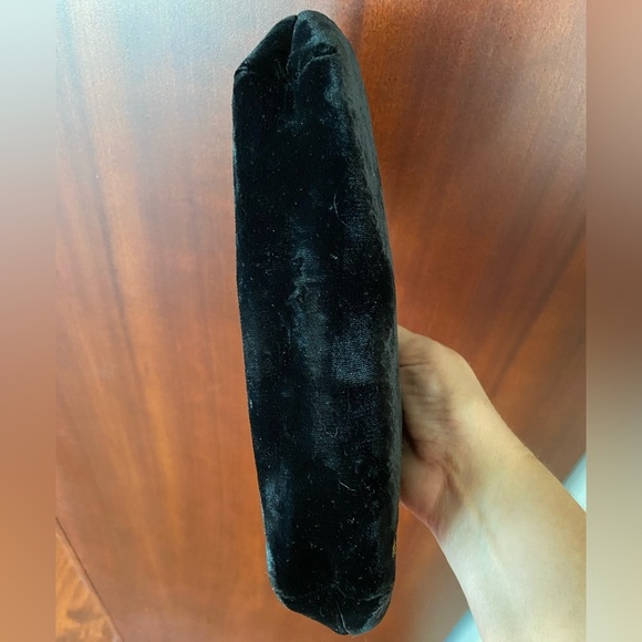 Stunning Black Velvet Vintage Evening Bag with Gold chain Handle & Kisslock Top - Picture 5 of 12